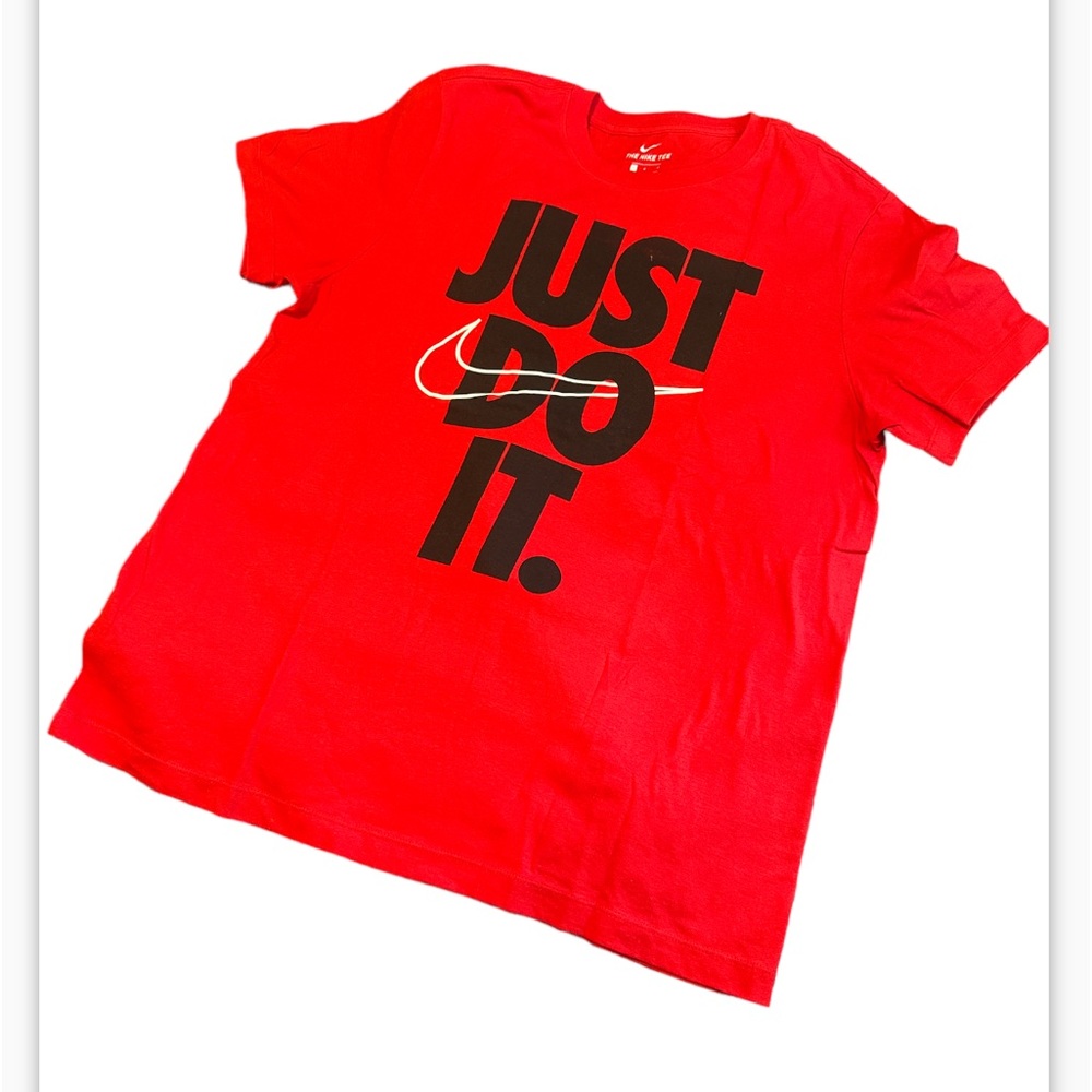 MENS NIKE RED TSHIRT WITH A JUST DO IT LOGO